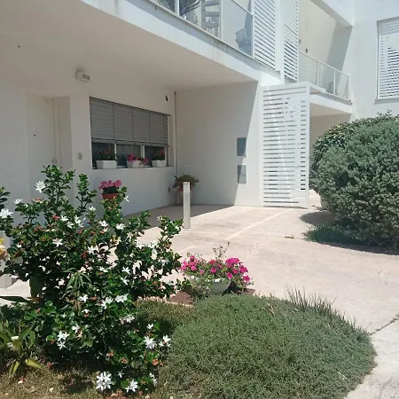 Park Apartment *
